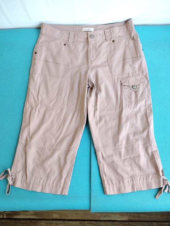 dressbarn Pants - Dressbarn Women's Cargo Capri Pants Ties at Calf - Mauve - Size 8